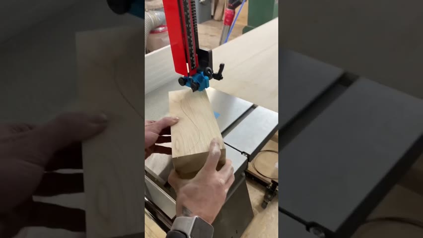Two cut table leg on bandsaw #shorts #shortvideo #woodworking # ...