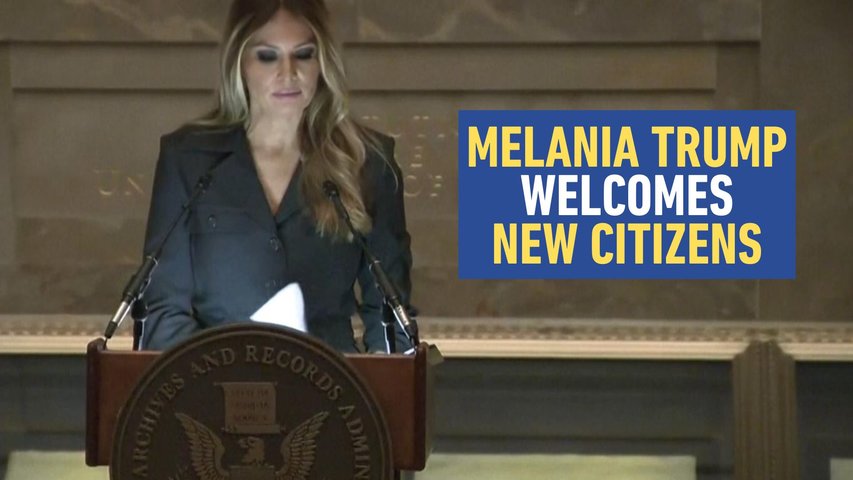 Melania Trump Welcomes New U S Citizens At Naturalization Ceremony