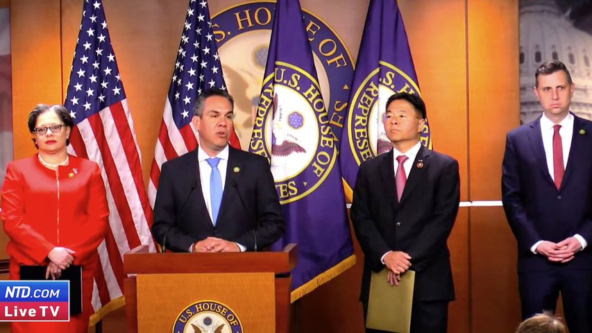 LIVE: House Democratic Caucus leaders hold press conference