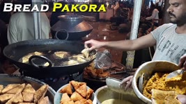 Bread Pakoda | Aloo Potato Bread Pakora at Street Food karachi | Stuffed Bread Pakora Recipe