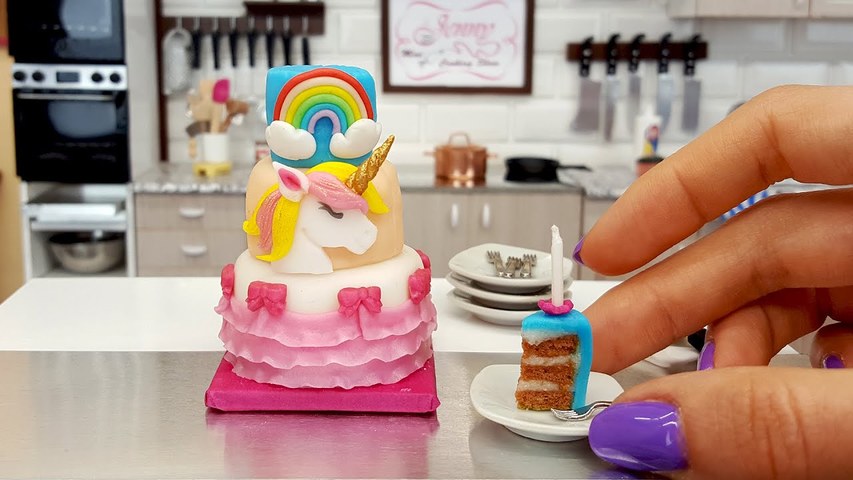 REAL, the smallest UNICORN CAKE in the World 🦄🌈🎈🎁🎂 / mini cooking / mini food / tiny cake / 🦄🌈🎈🎁🎂