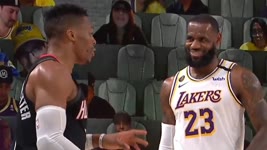 LeBron James laughs at Russell Westbrook yelling "they better double me" down 29 points