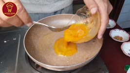 Potato Cheese Omelet | Cheesy Potato Omelette Breakfast (with subtitles)