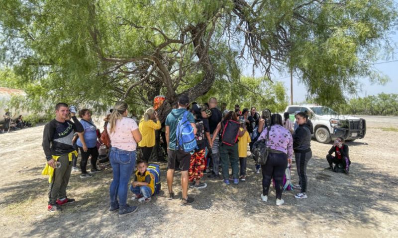 USA DNES (16. 6.): Rekordní počet ilegálních migrantů v květnu; senátor Paul „podusil“ Fauciho