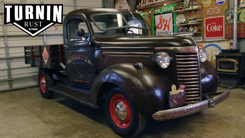 1940 Chevy Truck, Vintage Lawn Mowers & Automotive Signs | Behind The Collector Ep. 2 | Turnin Rust