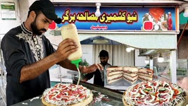Biggest 1KG Burger | Loaded Daal Kebab With Sheermal Bun | Bun Kabab at Pakistani Street Food