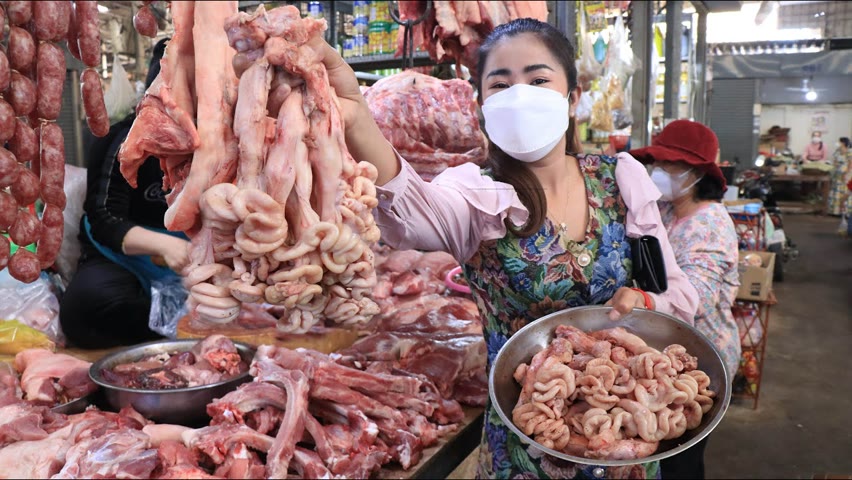 Market show, Yummy young pork intestine cooking / Stir-fry pork intestine recipe