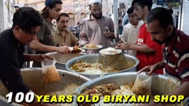 Non Stop Hyderabadi Dum Biryani at Street food Karachi Pakistan | 100 years old Chicken Biryani Shop