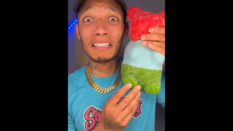 World’s Largest Sour Gummy Bear!! *10 POUNDS*