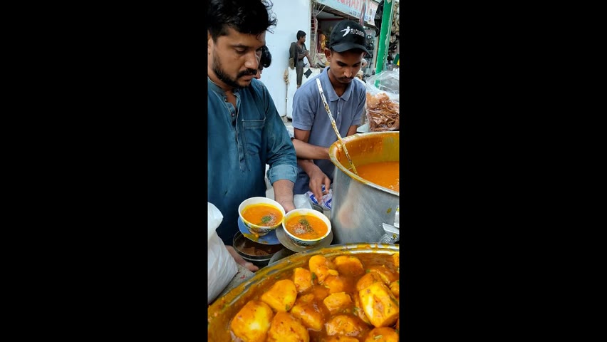 Famous Kathiawari Cholay in Karachi | Best Chana Chaat | Street food Karachi Pakistan
