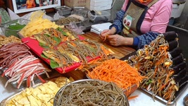 1500원 미친 퀄리티 산더미 김밥! 하루 2000줄 나가는 역대급 김밥집 Grandmother Kimbap Master - Korean street food