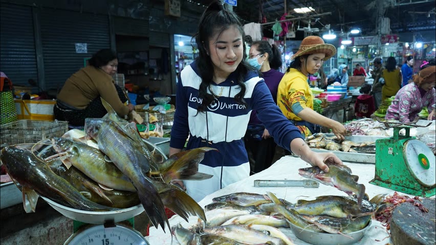 The best fish market: Buy yellow catfish for cooking - Yummy river fish cooking
