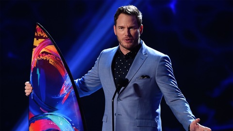 Chris Pratt Praises God in Teen Choice Awards Speech