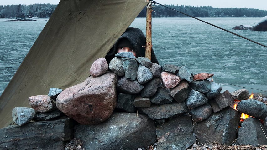 Would You Camp on this Frozen Beach? WINTER CAMPING & Bushcraft at Sea