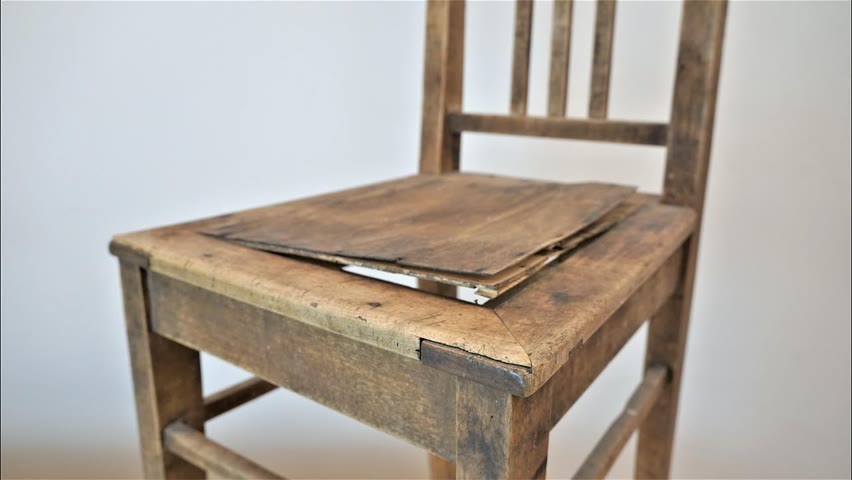 How to restore an old chair with cheap tools (for beginner)