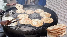 Cafe Piyala Ka Chai Paratha | Subah ka Nashta | Puri Paratha | Pakistani Street Food