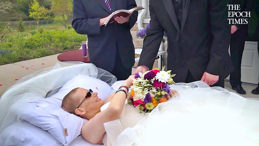 Bride with terminal cancer has beautiful wedding