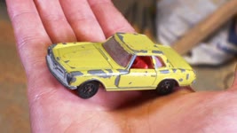 Restoring old toy car with broken window - Restoration project