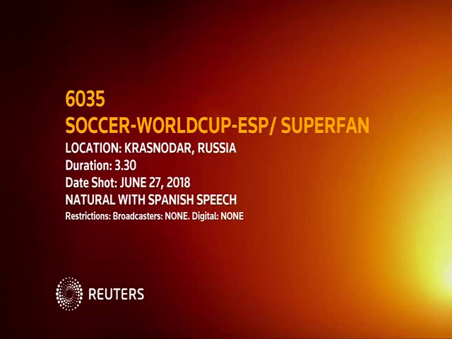 Superfan Manolo lleva 10 Copas apoyando a La Roja con su tambor