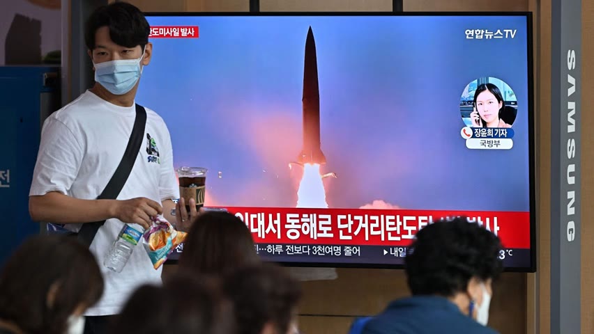 La Corée du Nord tire un missile avant la visite de Kamala Harris