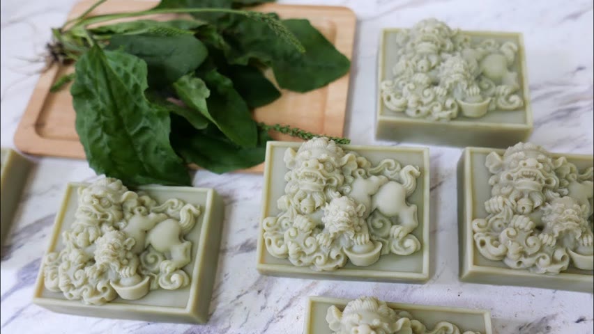 車前草植萃皂 - Making soaps with the weed: Plantago Asiatica, palm-free recipe - 手工皂