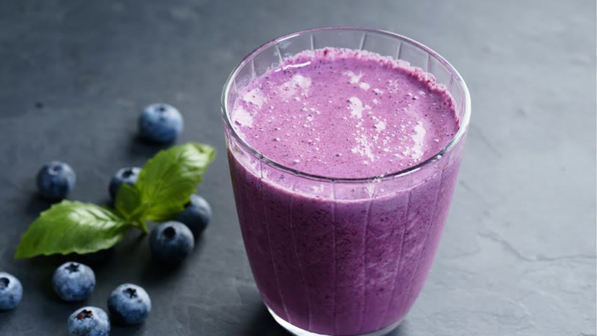 Amazing recipe for blueberry with mango, ginger and lime juice!