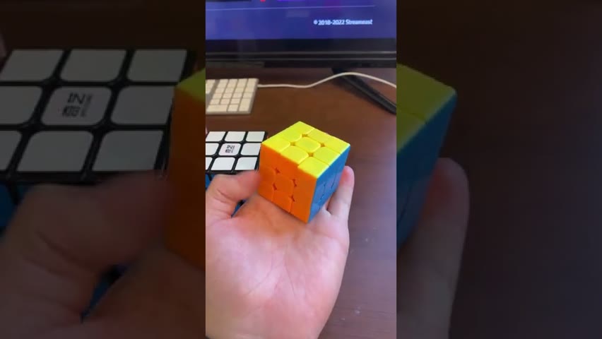 Giant Rubik’s Cube Vs. Mini Rubik’s Cube