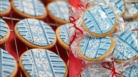 How-to: Snowflake Ornament Cookies {Holiday Gift Idea}