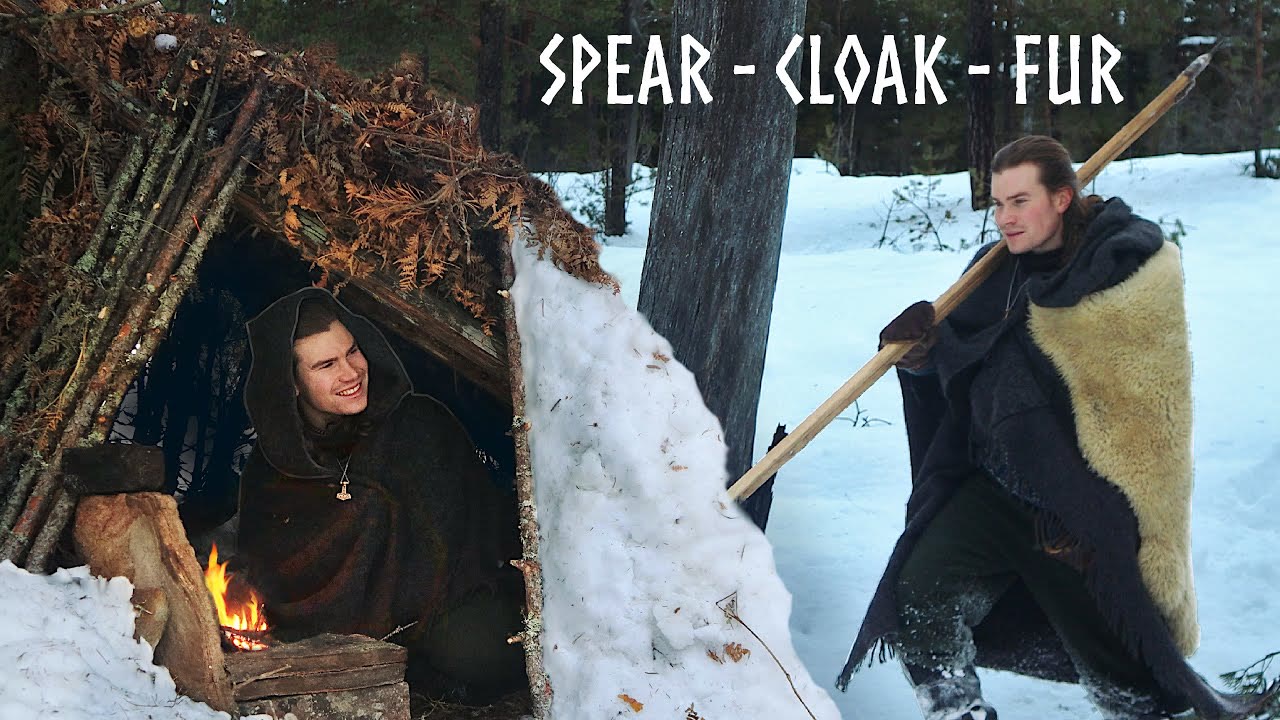 Looking for Santa & Camping with No Sleeping Bag in Winter🎅SPEAR-CLOAK-FUR