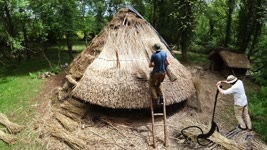 Building an IRON AGE Roundhouse with Thatch Roof | BUSHCRAFT Project (Ep.15)