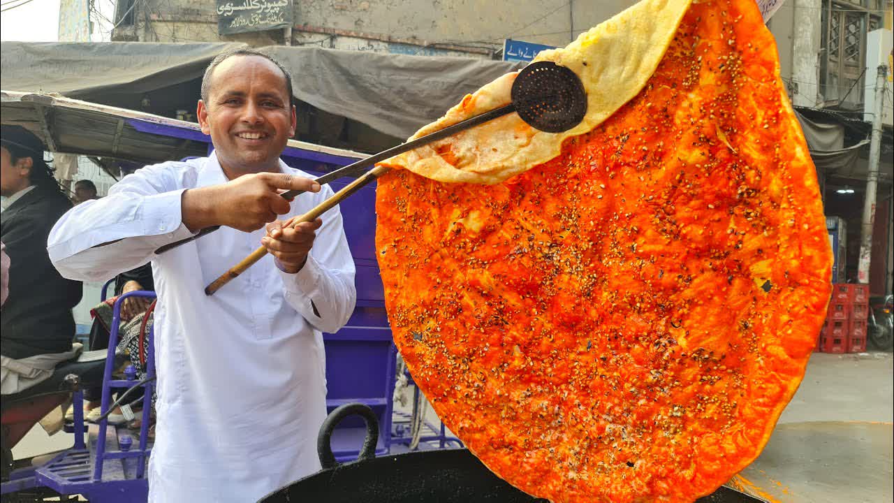 Deep Fried Desi Pizza | Lahori Katlama | Katlama Recipe | Lahore Street Food | Pakistan Street Food