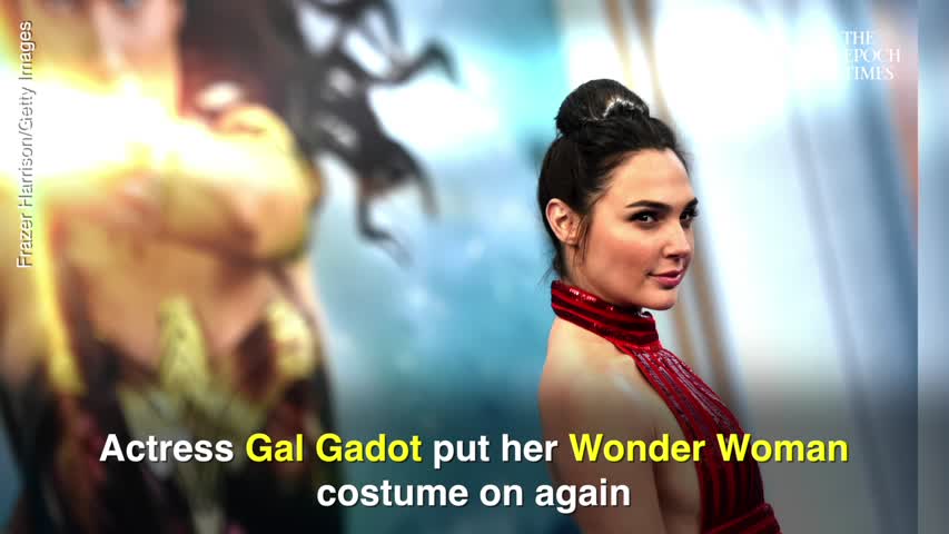 Gal Gadot Dressed as Wonder Woman Surprises Children in the Hospital