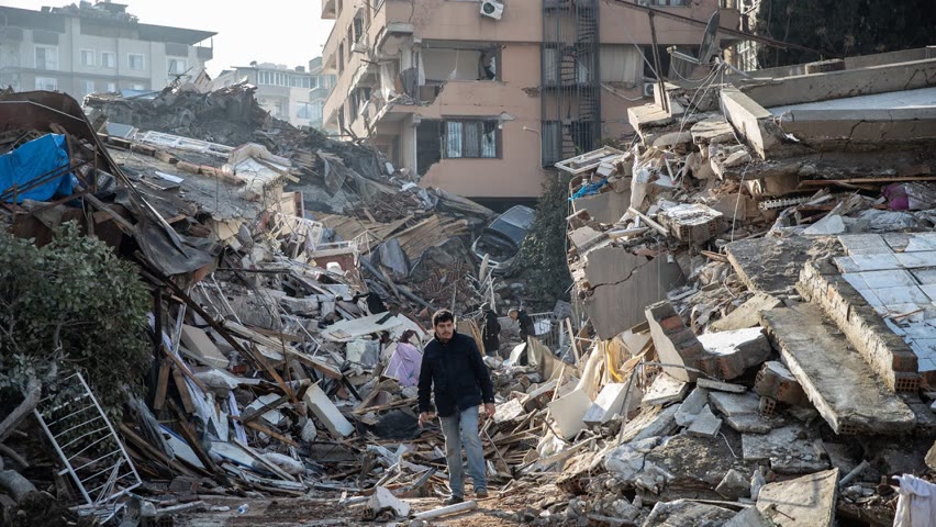 Tremblement de terre en Turquie et en Syrie : plus de 3 000 morts