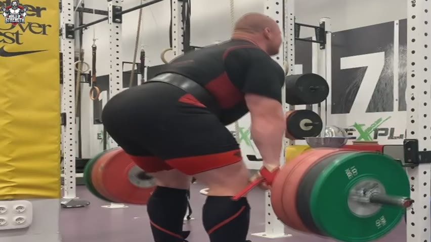 Strength Monster - Barbell Rows 300kg/661lbs
