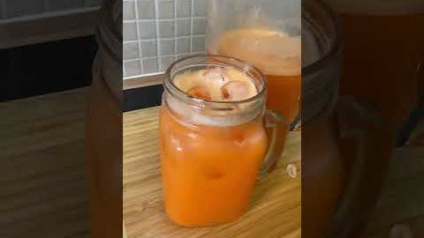 Carrot and pineapple juice for Christmas #shorts  ￼