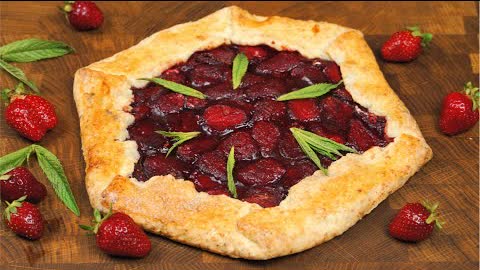 Strawberry Galette Recipe | Super Easy Pie Without Baking Dish