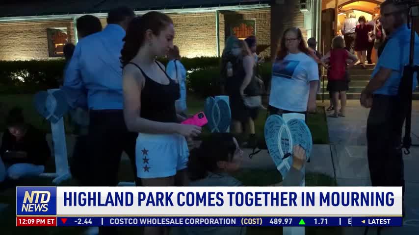 Highland Park Comes Together in Mourning
