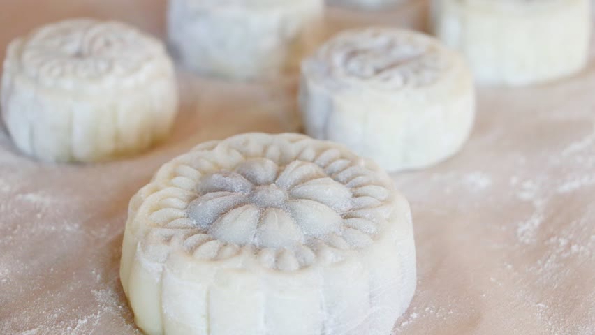 🥮 Homemade Snow Skin Mooncake Recipe 🥮 #Shorts "CiCi Li - Asian Home Cooking"