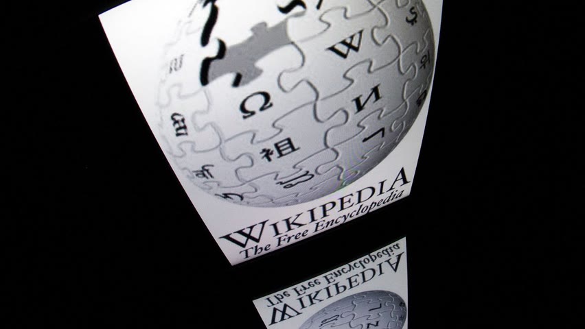 Le cofondateur de Wikipédia accuse l’encyclopédie de partialité profonde