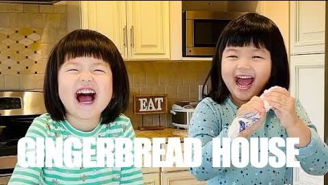 😆 How to Decorate Gingerbread House 😆 "Ellie & Emma's Cooking Journey"