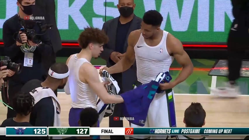Giannis trading jerseys with LaMelo is dope 🙌