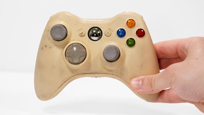 Yellowed Xbox 360 Controller Restoration - Gaming Console Repair