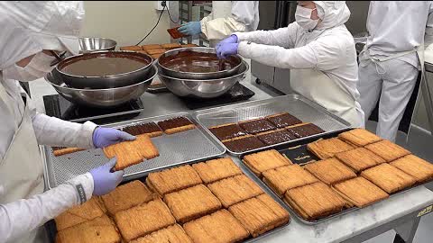 빵공장의 대량생산 현장! 대왕 엄마손파이 빨미까레 만들기 Making Over 1,000-ply Chocolate Pastries, Palmier Carre
