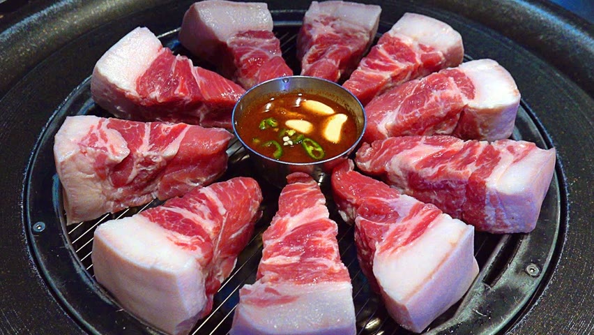 이시국에 한달 5000인분?! 쫄깃한 쫀득살과 육즙폭발 목살로 핫한 프리미엄 삼겹살집 Korean Chewy Pork Barbecue