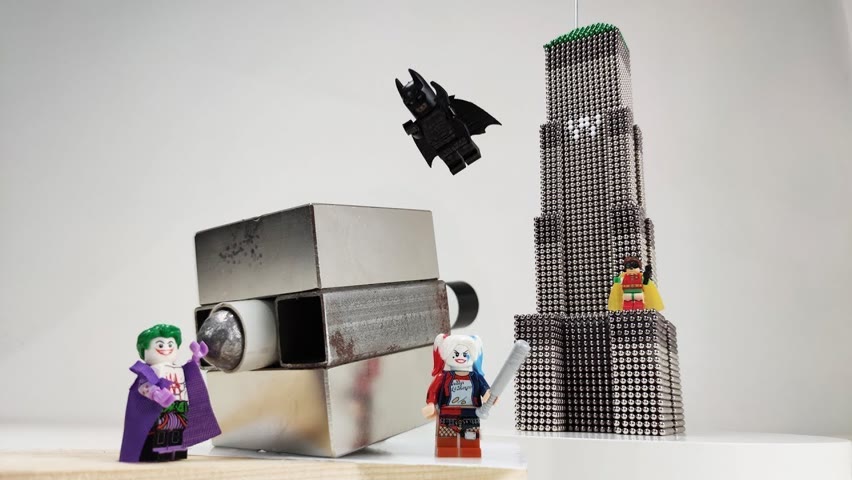 Batman's tower VS Joker's magnetic cannon | Magnetic Games