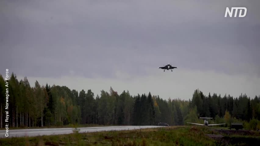 Lockheed Martin F-35A Fighter Jets Land on Motorway in Finland