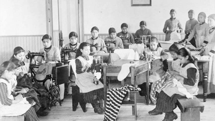 驚現215具兒童骸骨！加拿大原住民寄宿學校歷史引關注 - 兒少保護 - 新唐人亞太電視台