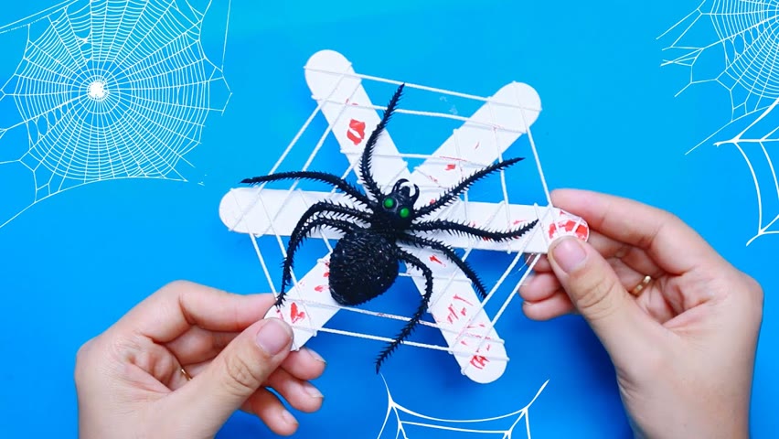 10 EASY HALLOWEEN CRAFTS FOR KIDS