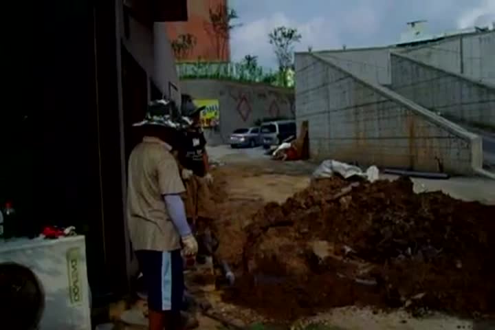 Excavator Working . 굴삭기로 작업하는 모습. South KOREA