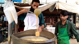 Banana Juice | 1000 Glass of Banana Milkshake | Street Drink of Karachi Pakistan